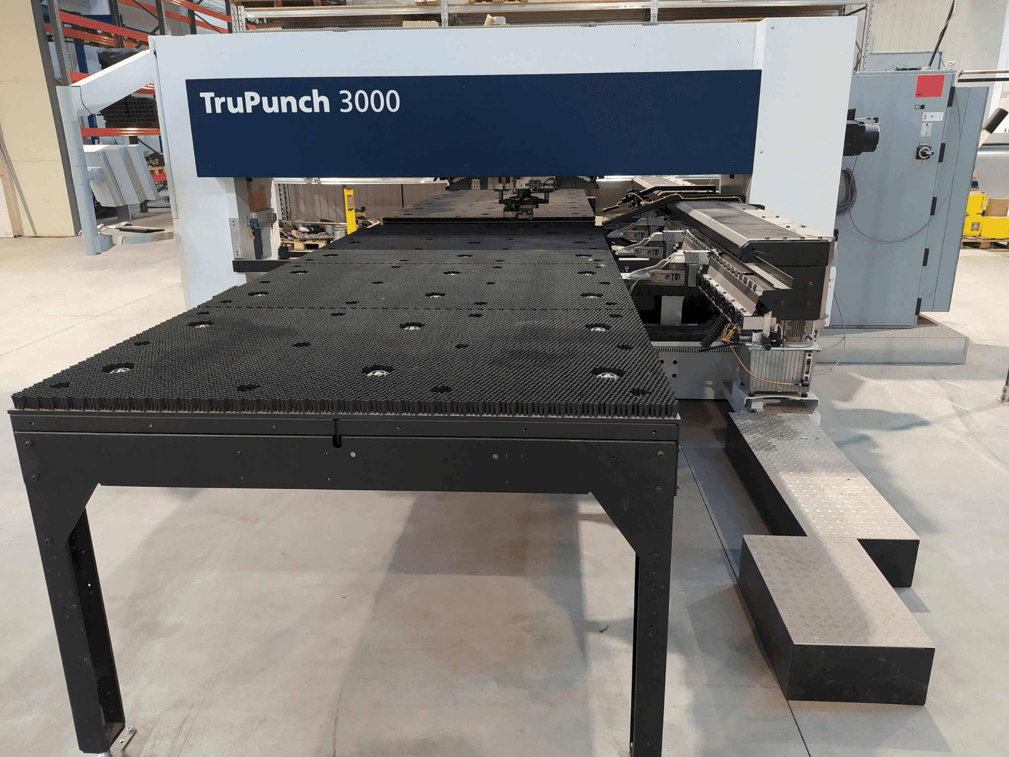 Masina TRUMPF TruPunch 3000   eestvaade