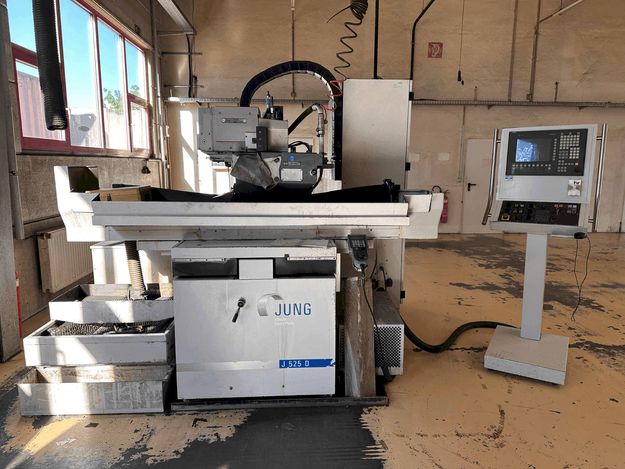 Masina JUNG J 525-D   eestvaade