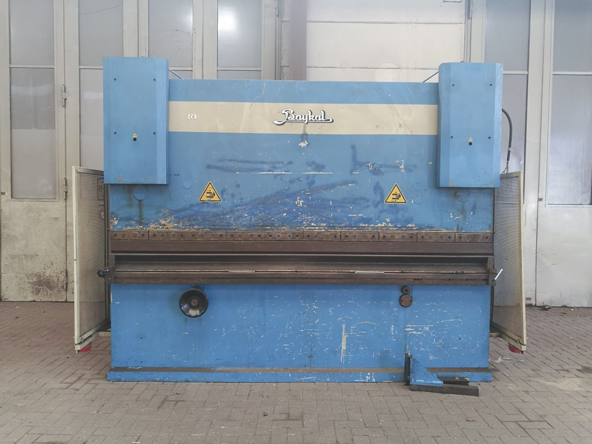 Masina Baykal APH 3112x220 eestvaade