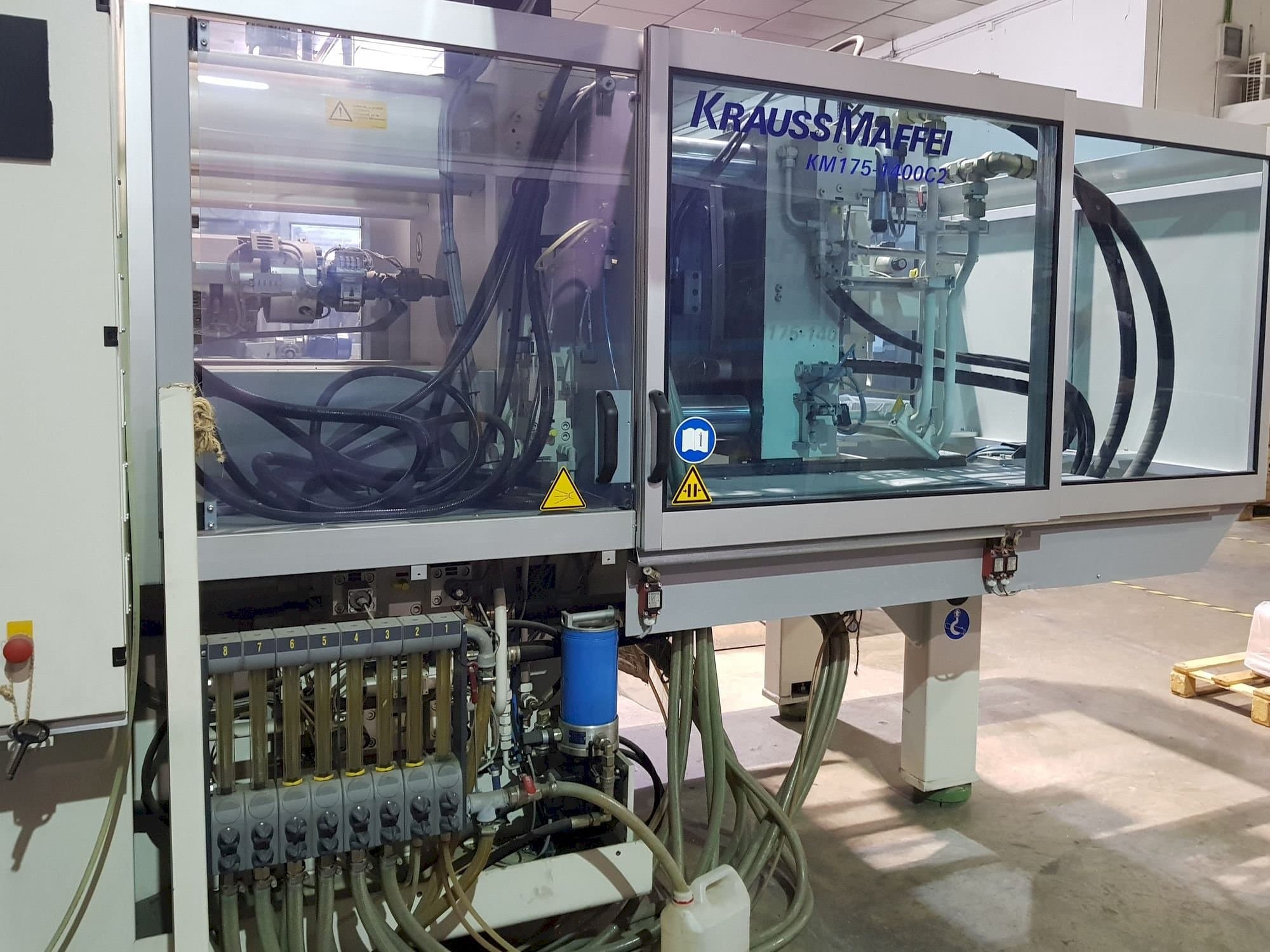 Masina Krauss Maffei 175-1400 C2   eestvaade