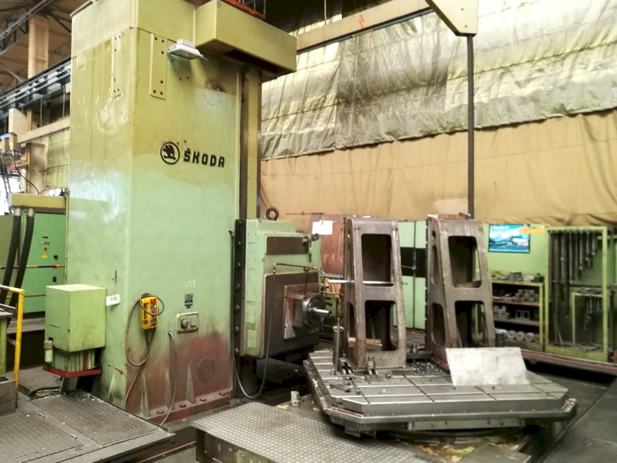 Masina SKODA WI 130   eestvaade