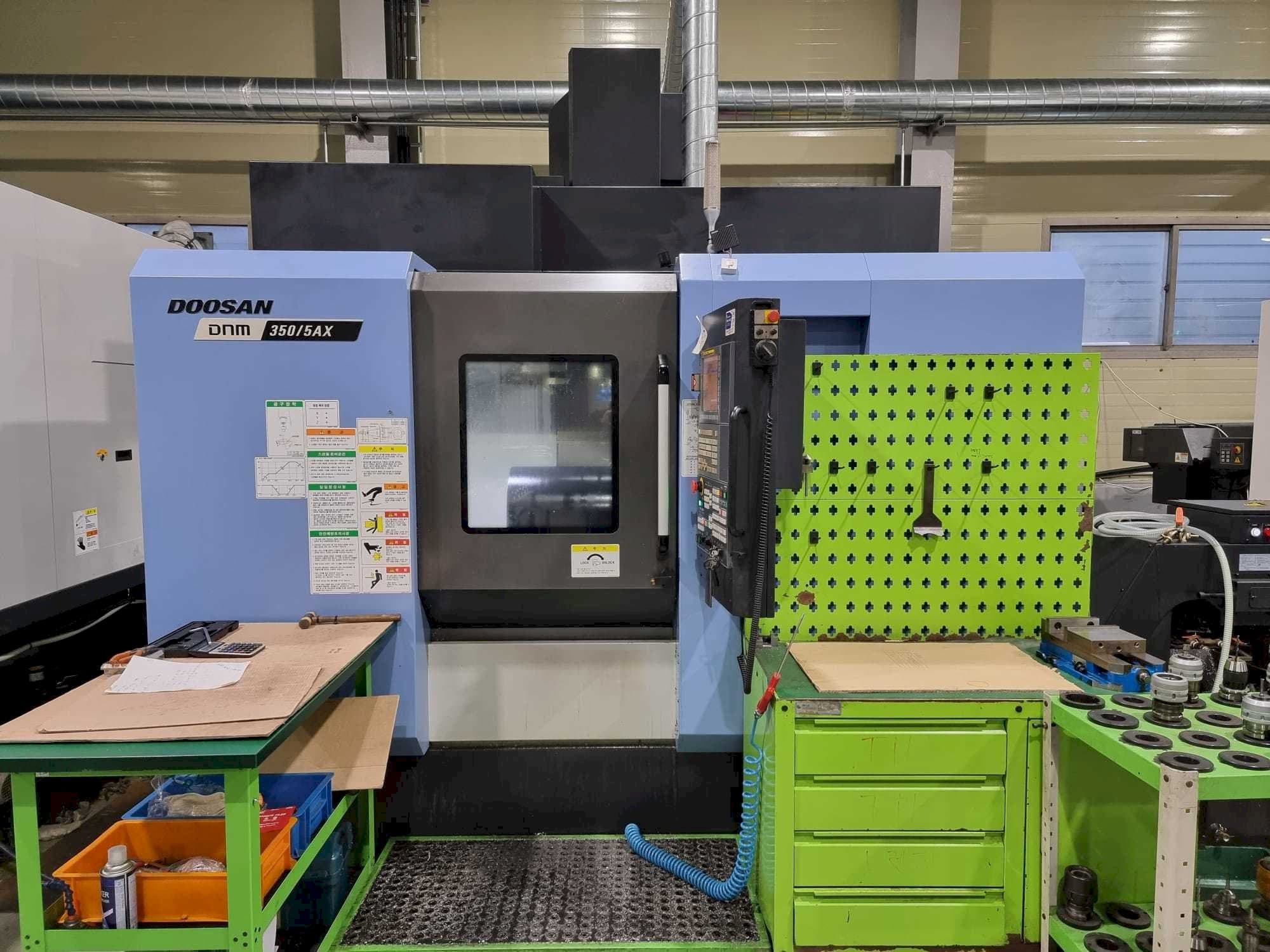 Masina Doosan DNM350/5AX   eestvaade