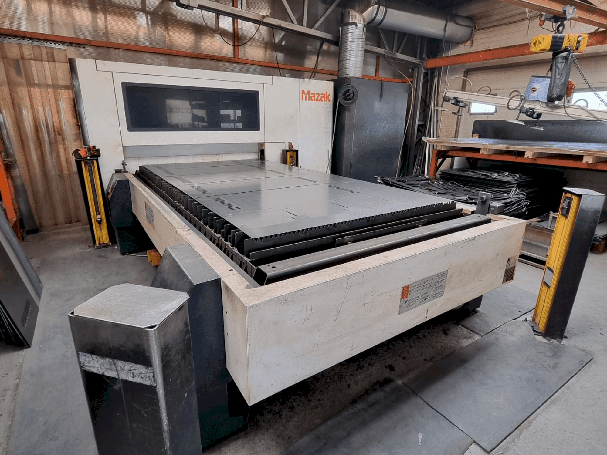 Masina Mazak OPTIPLEX 3015 FIBER II   eestvaade