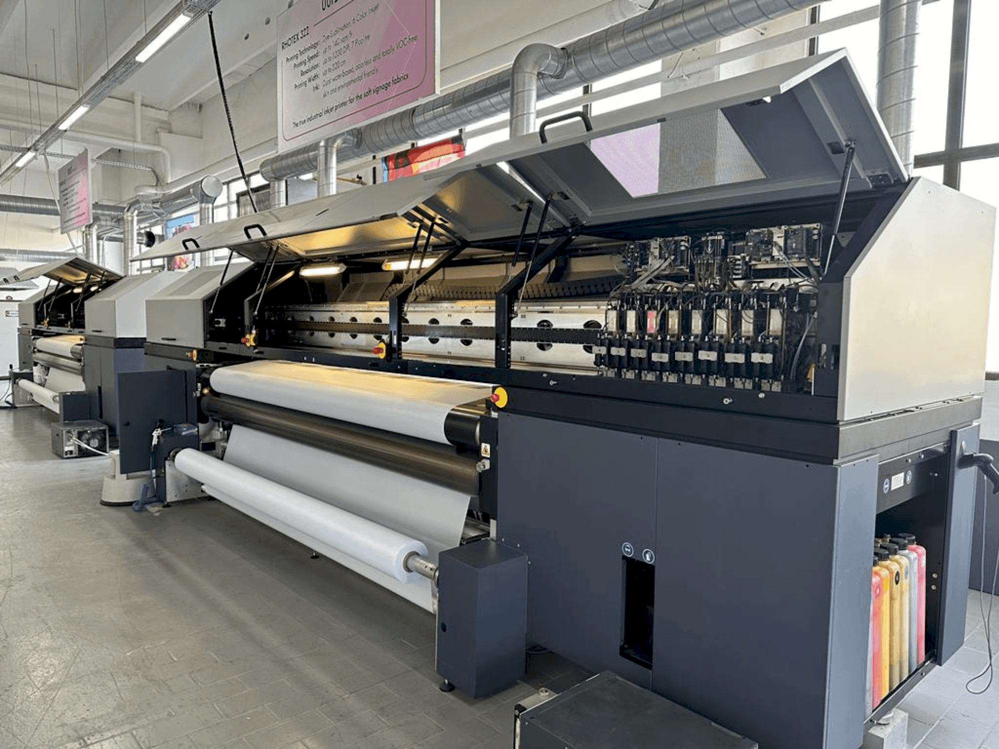 Masina Durst Rhotex 322   eestvaade