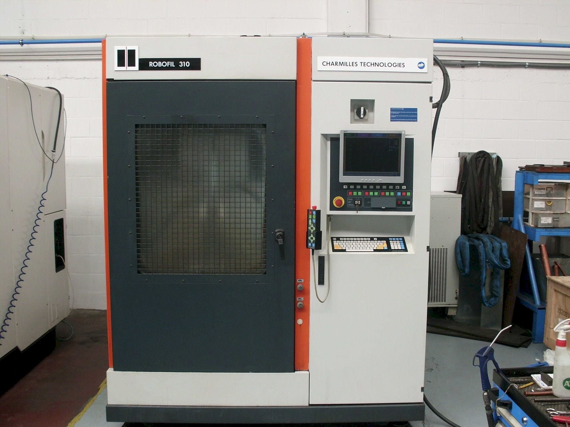 Masina CHARMILLES Robofil 310   eestvaade
