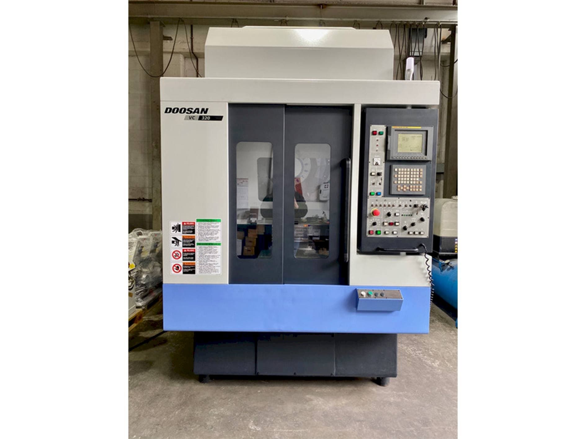 Masina Doosan VC 320   eestvaade