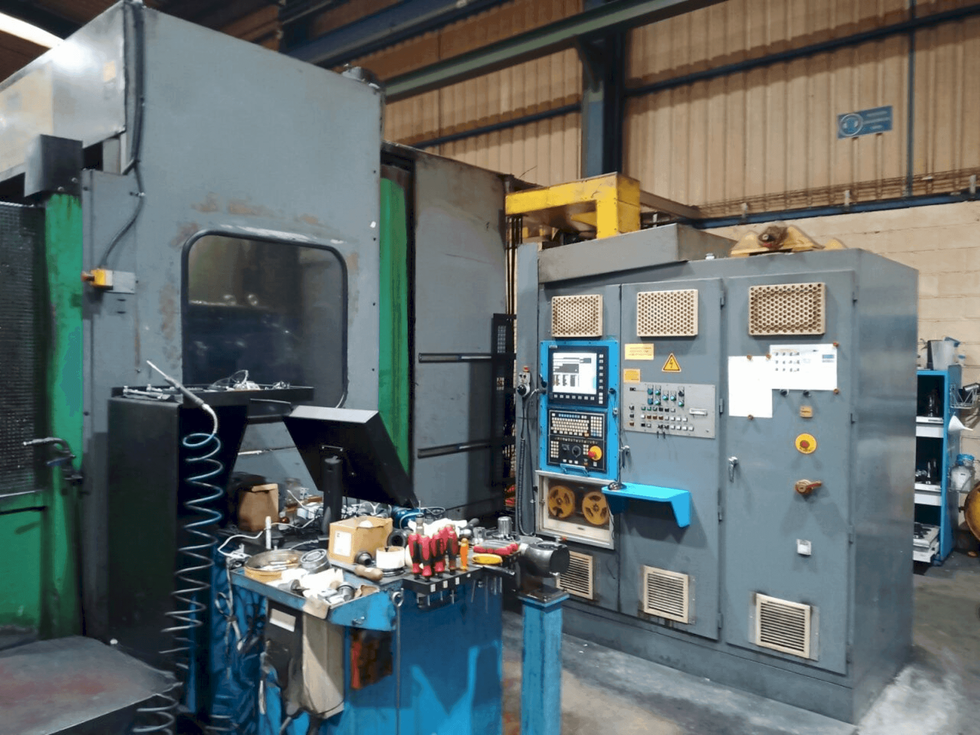 Masina Correa XB-420   eestvaade