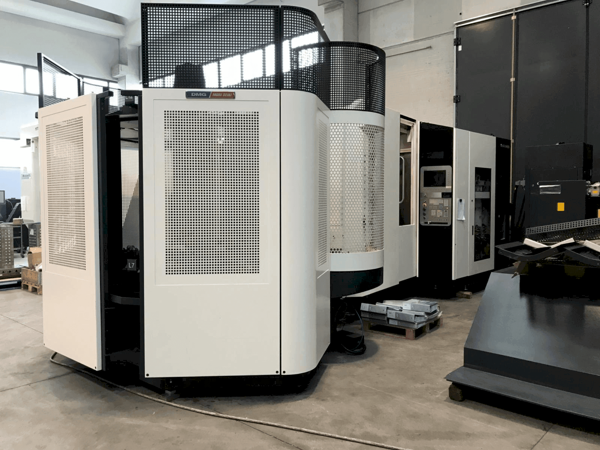 Masina DMG DECKEL MAHO DMC 60H Linear   eestvaade