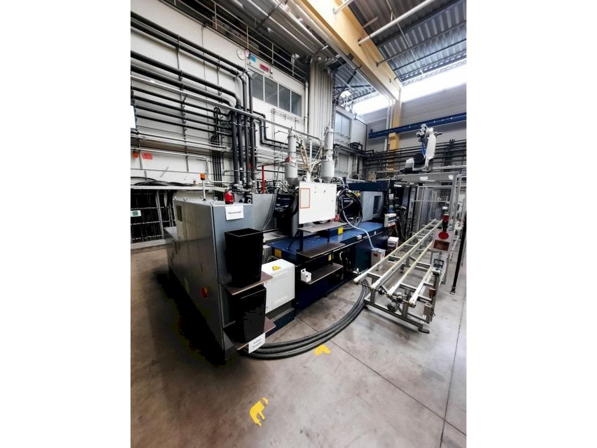 Masina Battenfeld HM13000/9200/7700   eestvaade