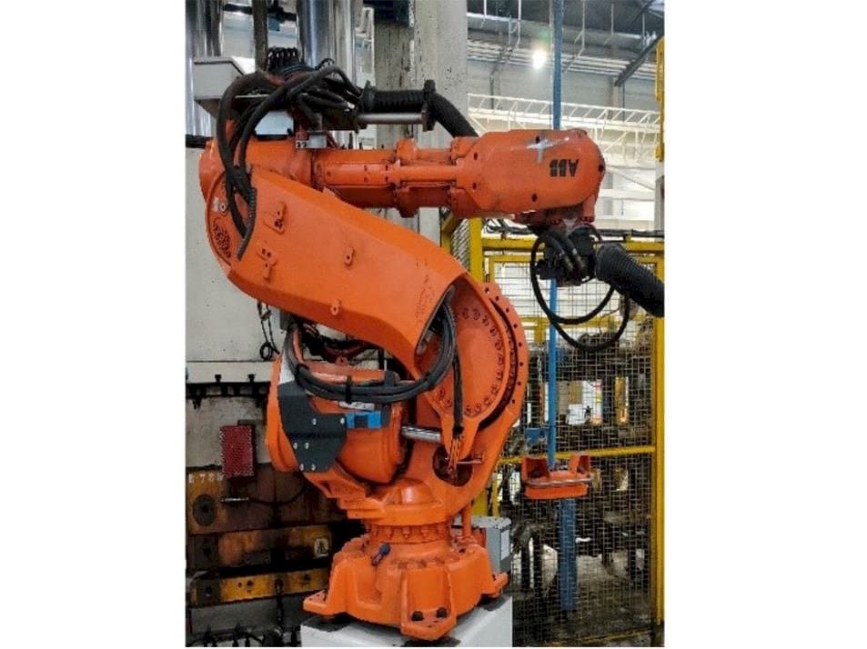 Masina ABB IRB 6640-185/2.8   eestvaade