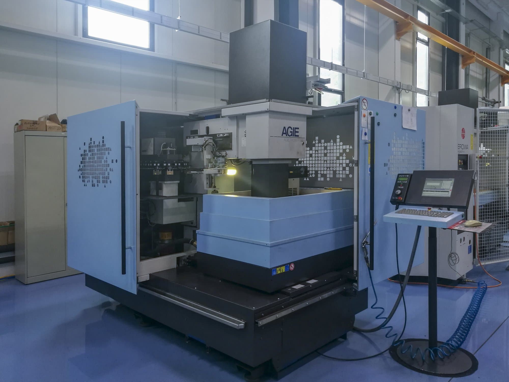 Masina AGIE AGIETRON INNOVATION 2   eestvaade