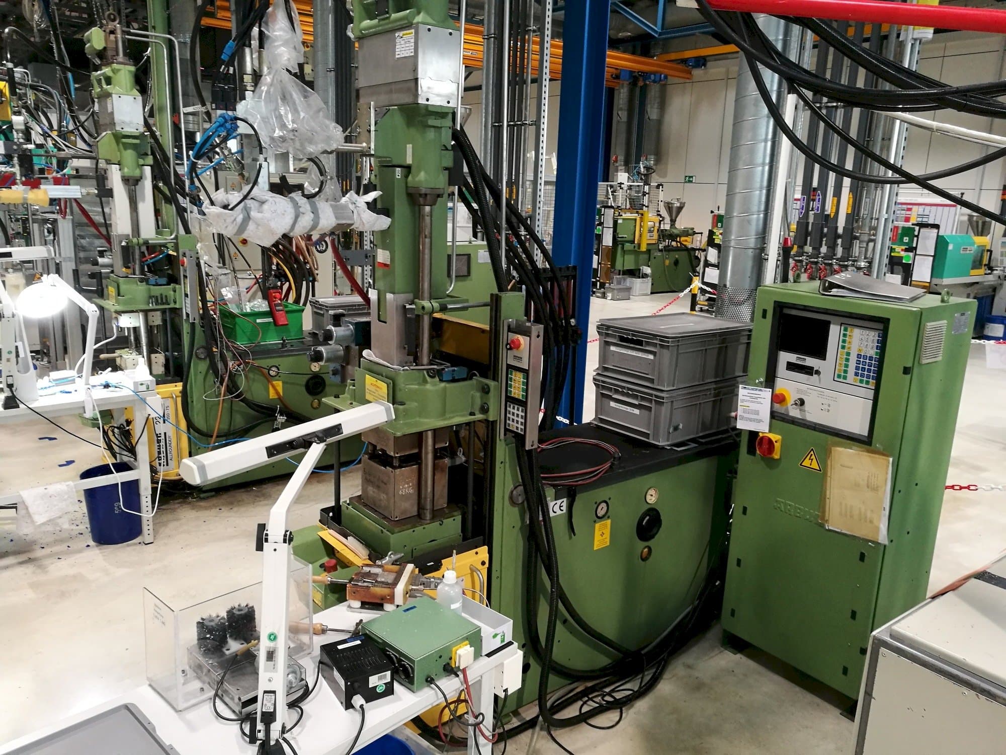 Masina Arburg 221M-350-75U   eestvaade