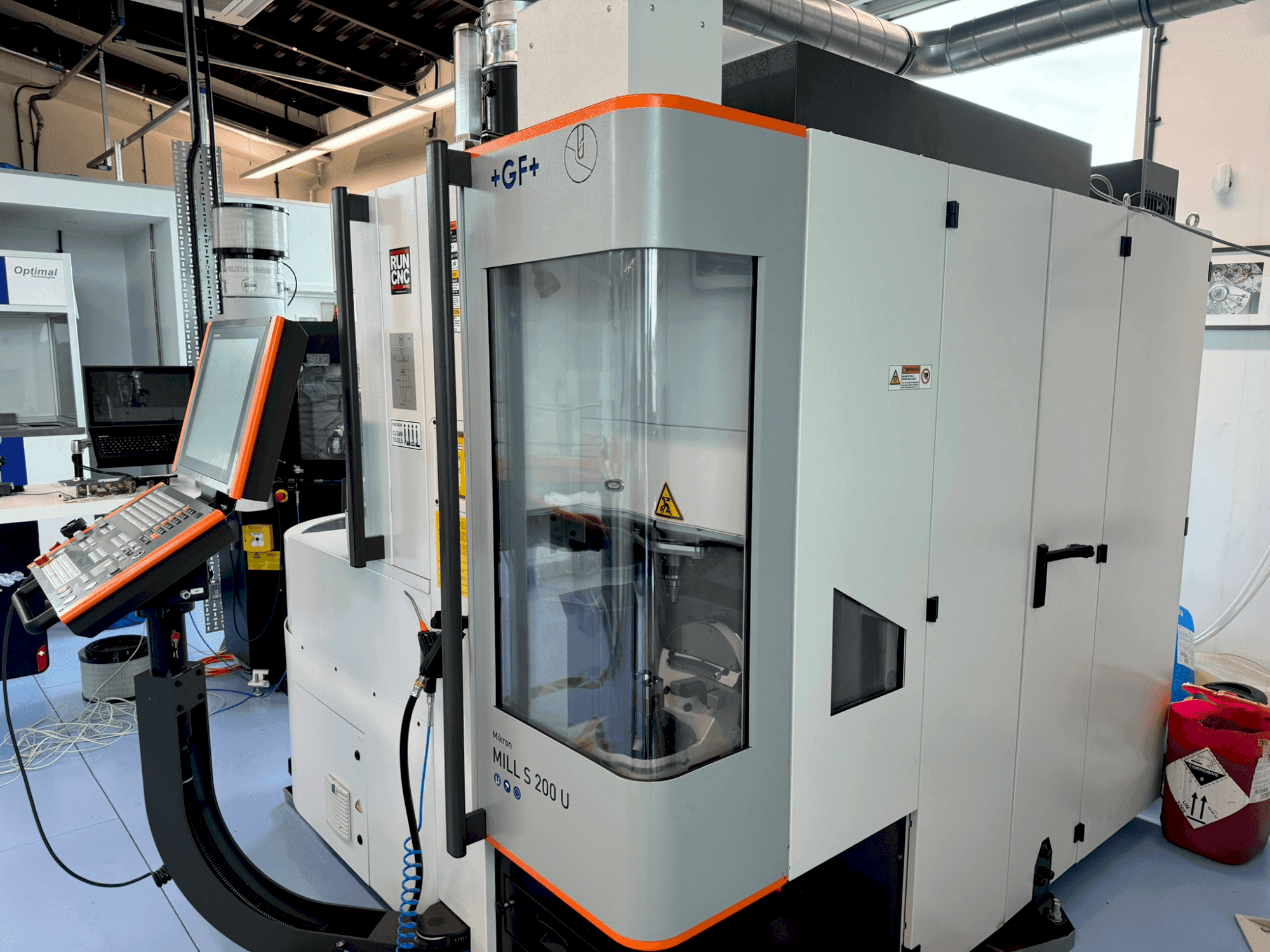 Masina +GF+ Mikron Mill S 200U   eestvaade