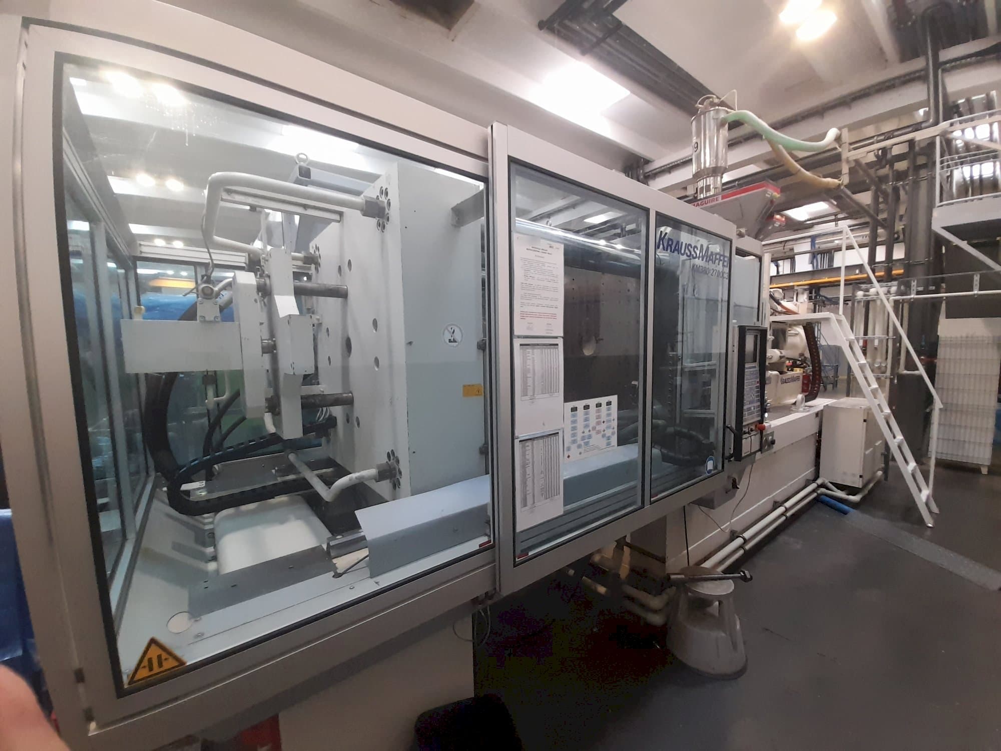 Masina Krauss Maffei 380-2700 C3   vasaku külje vaade