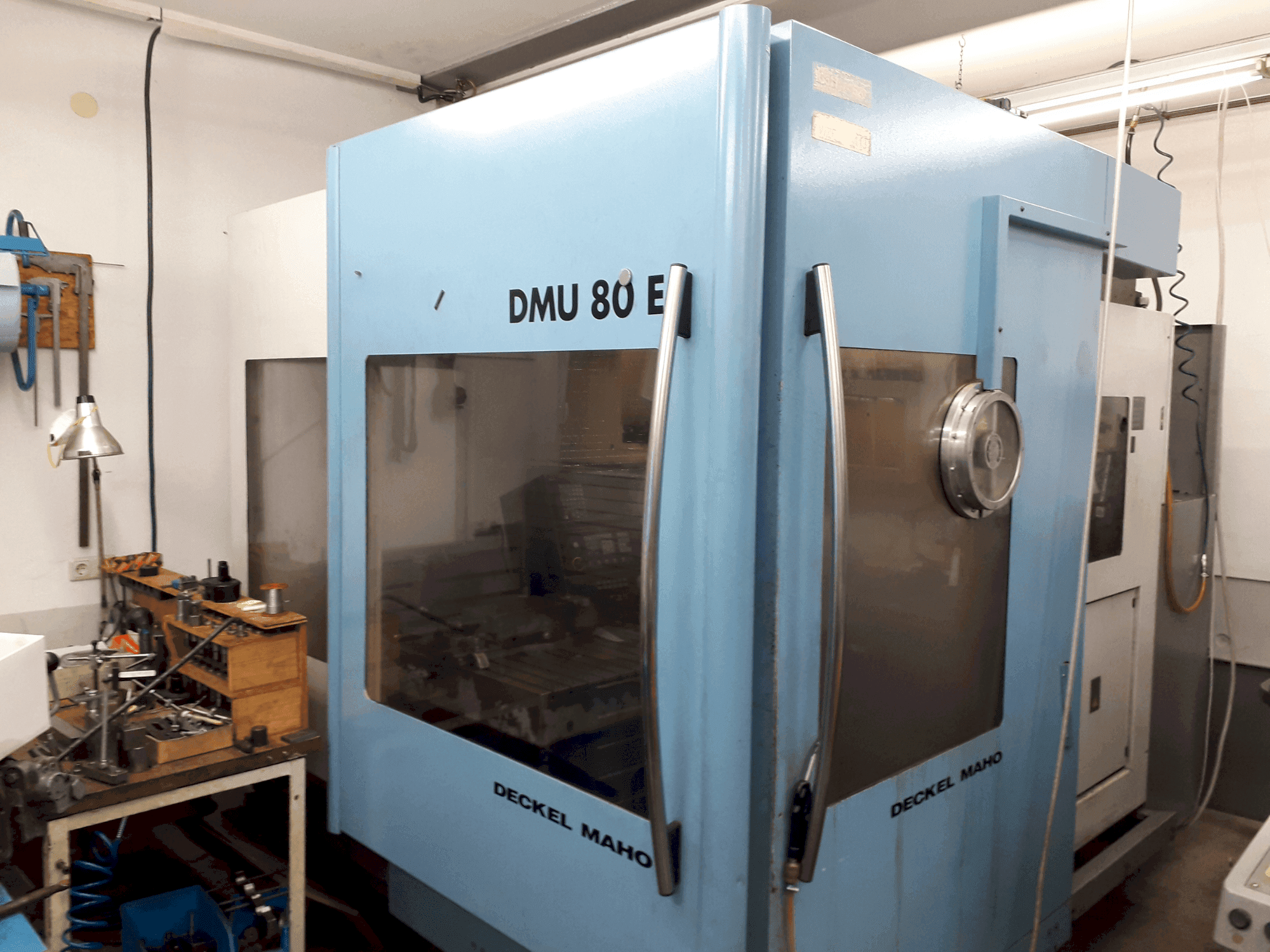 Masina DECKEL MAHO DMU 80E   eestvaade