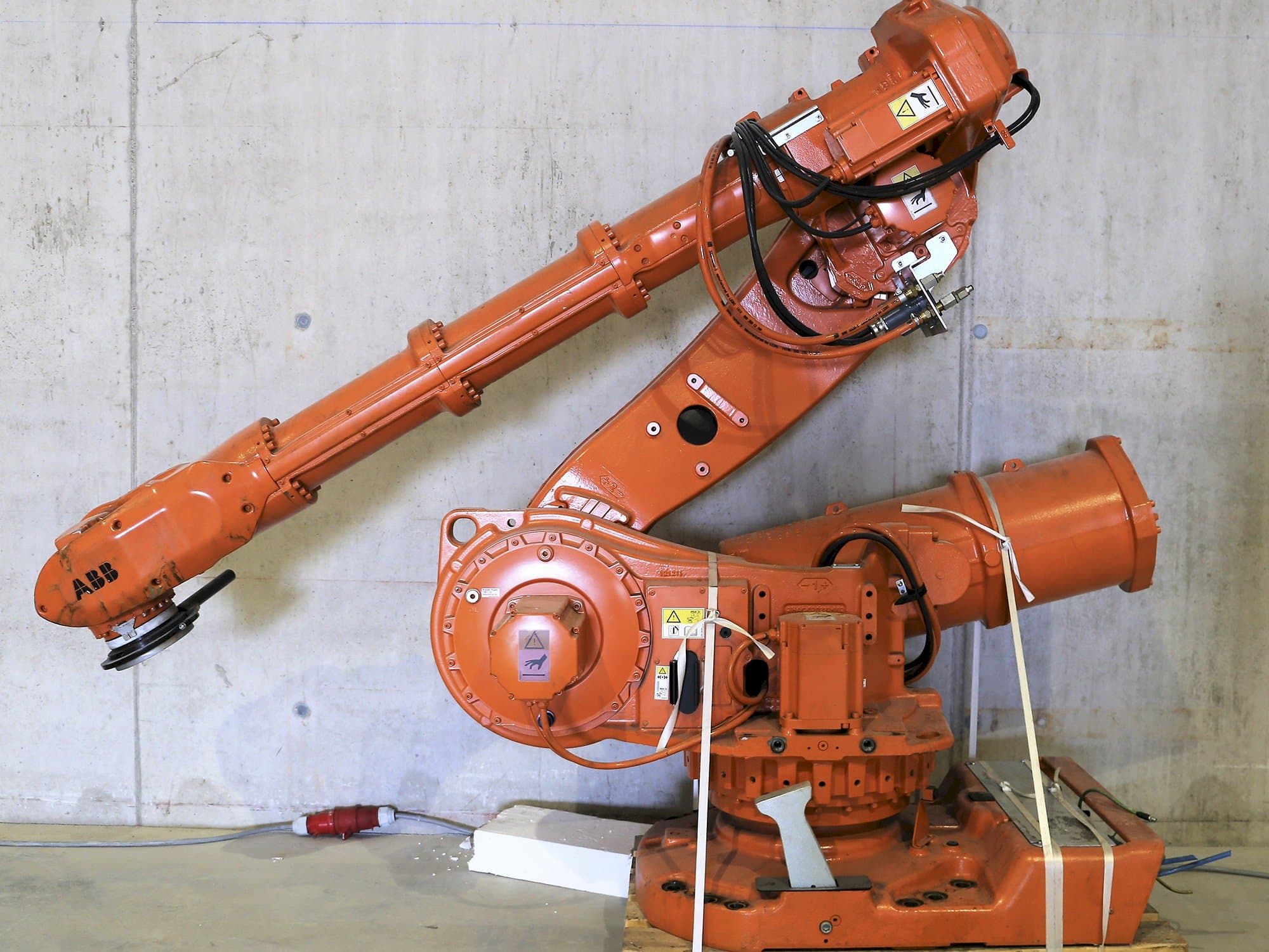 Masina ABB 6650  eestvaade