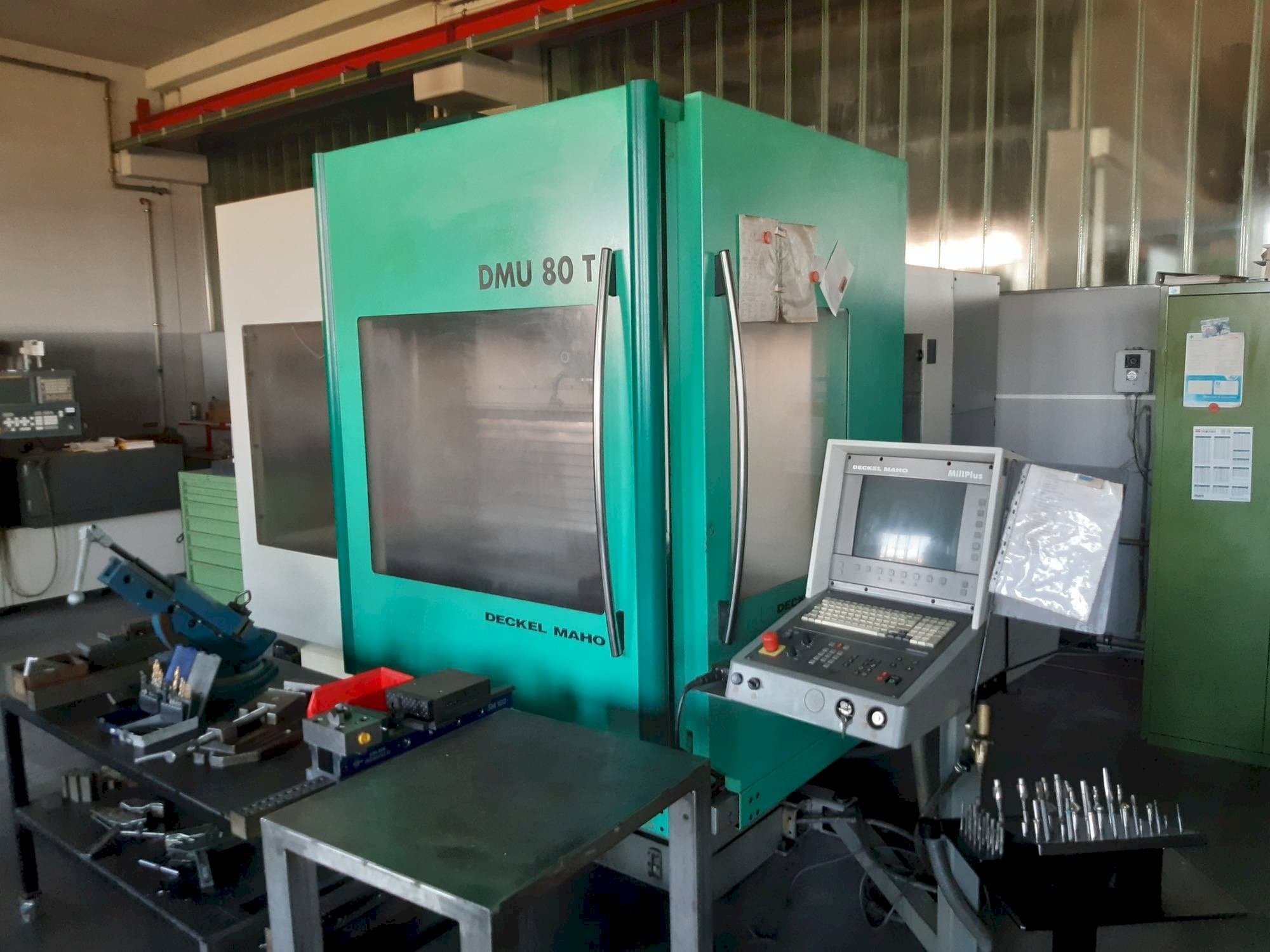 Masina DECKEL MAHO DMU 80T   eestvaade