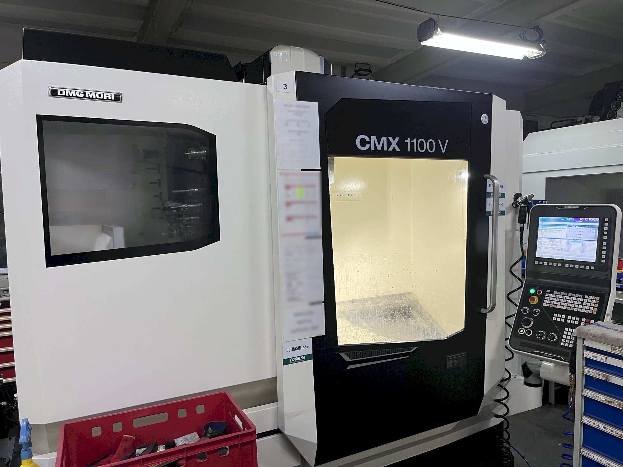 Masina DMG MORI CMX 1100 V   vasaku külje vaade
