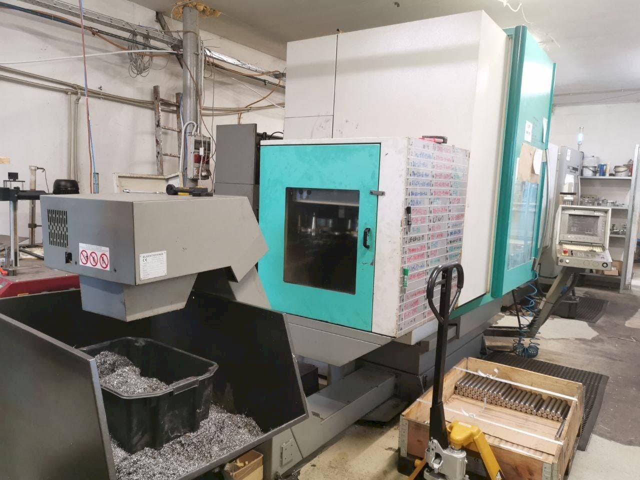 Masina DECKEL MAHO 70 V   eestvaade