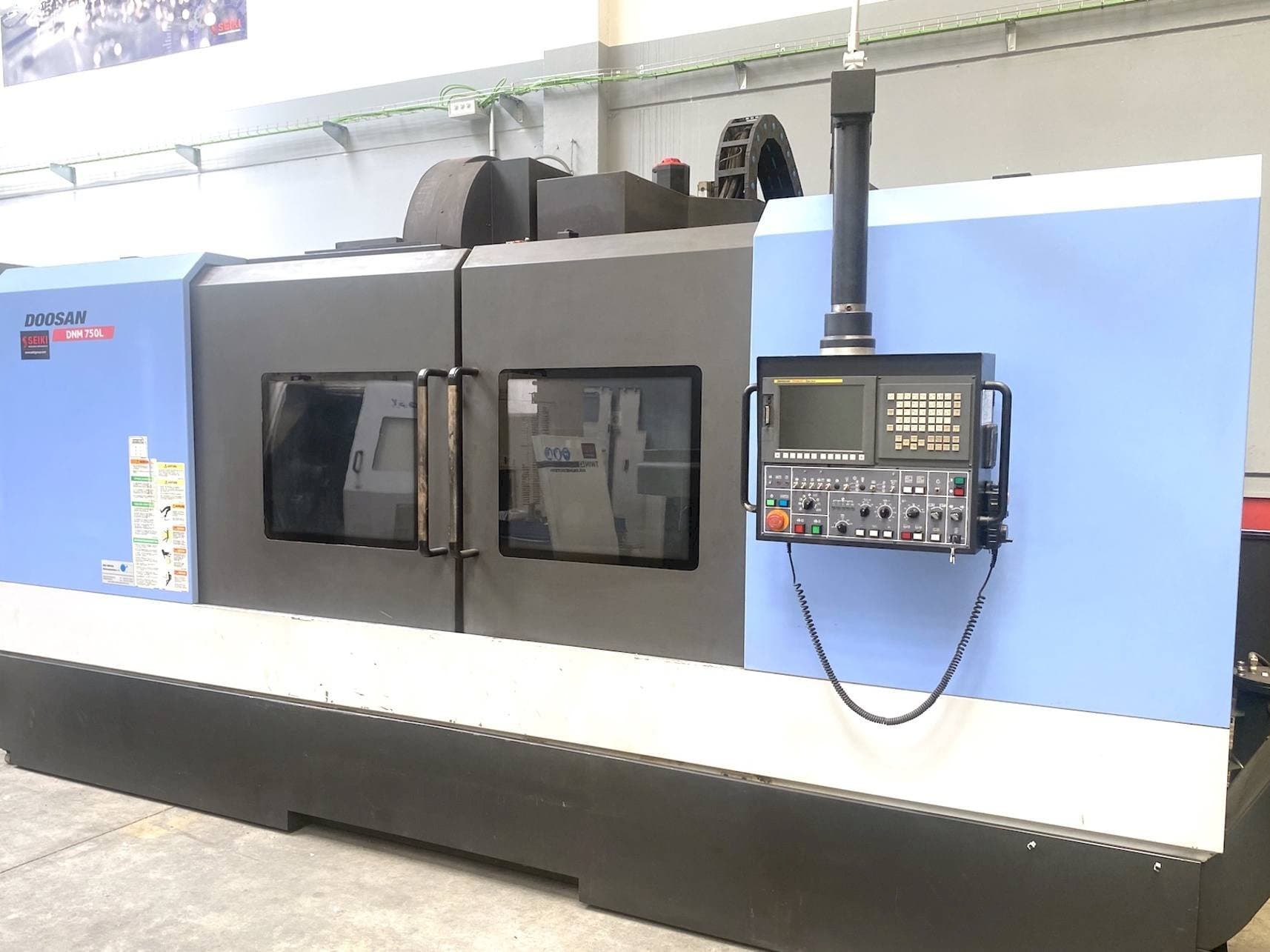 Masina Doosan DNM 750L   eestvaade