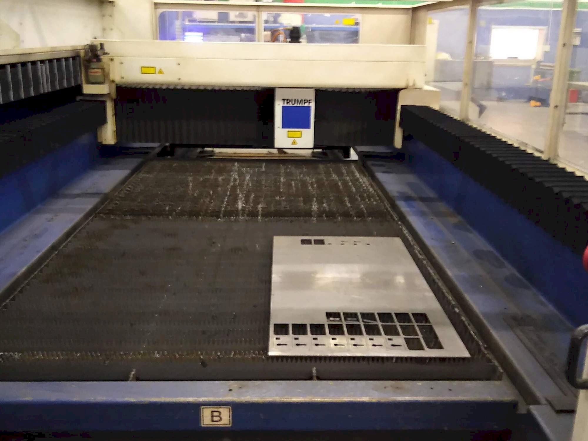 Masina Trumpf L3030   eestvaade
