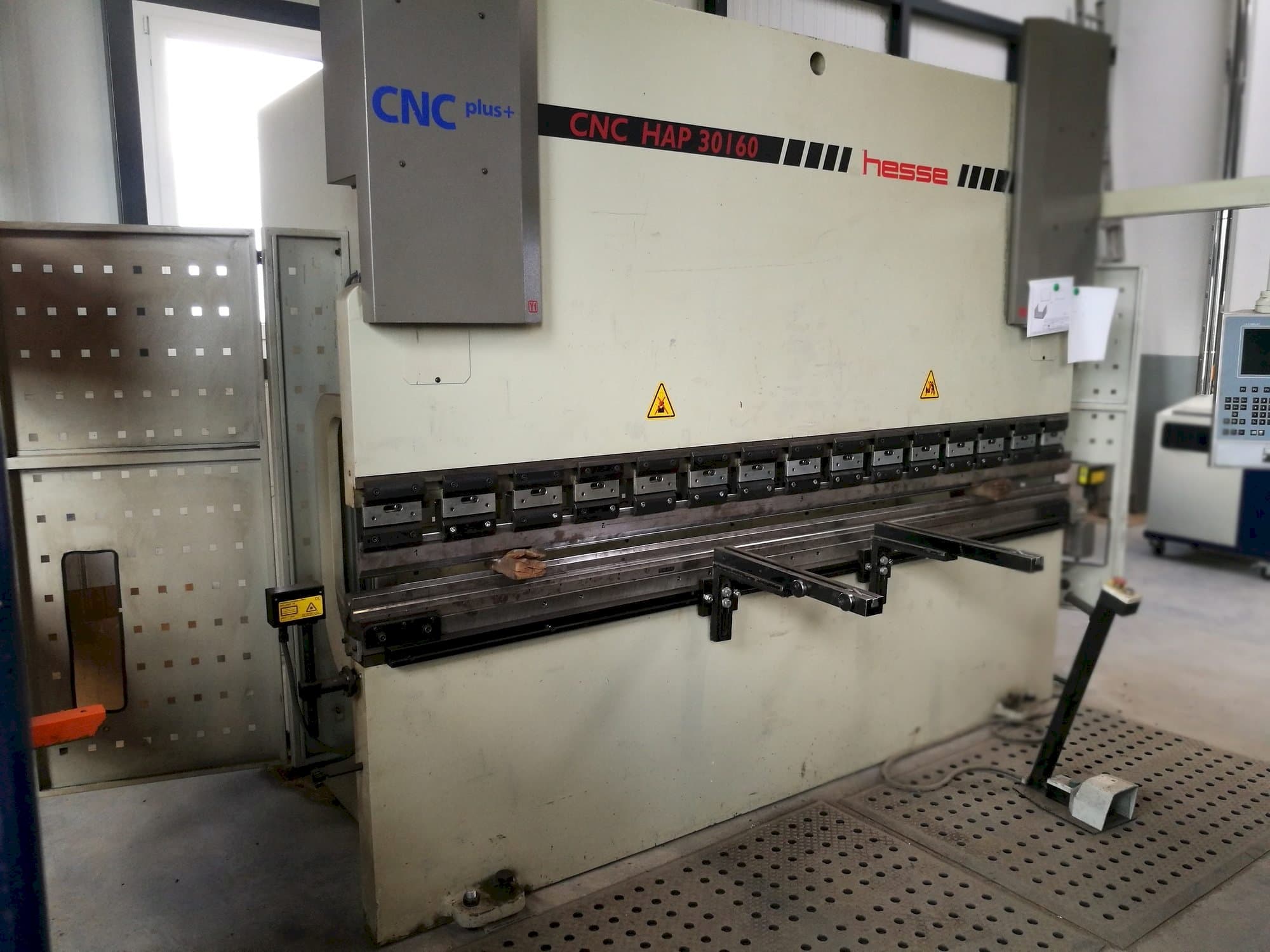 Masina Hesse CNC HAP 30160   eestvaade