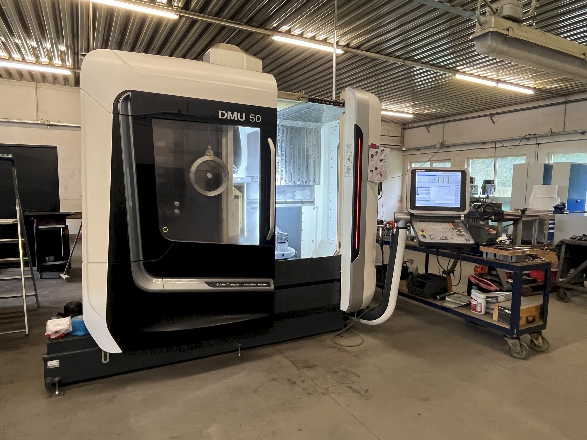 Masina DECKEL MAHO DMU 50   eestvaade