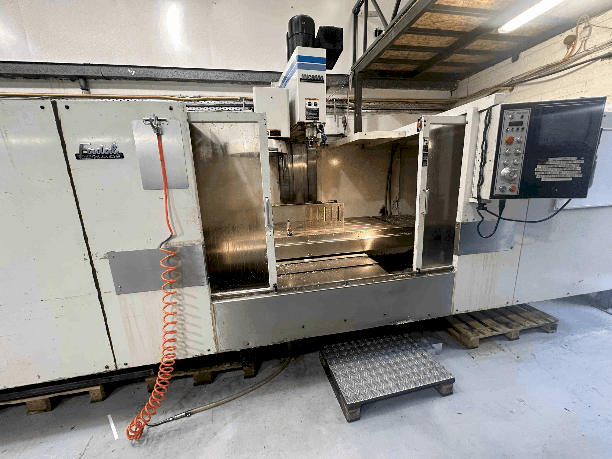 Masina FADAL VMC8030HT   eestvaade