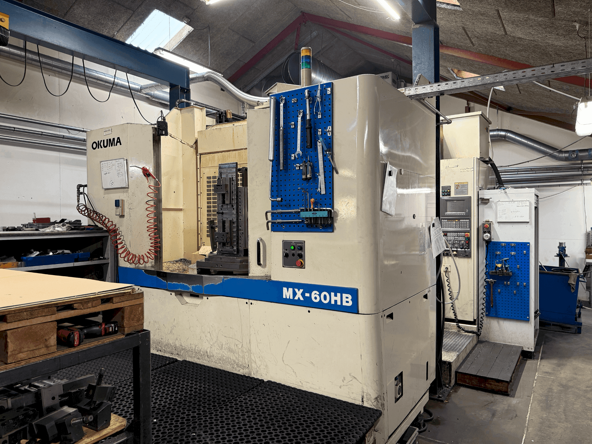 Masina Okuma MX-60HB   eestvaade