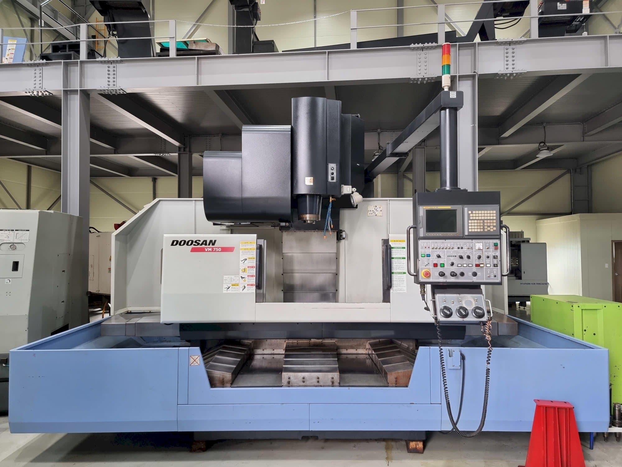 Masina Doosan VM750   eestvaade