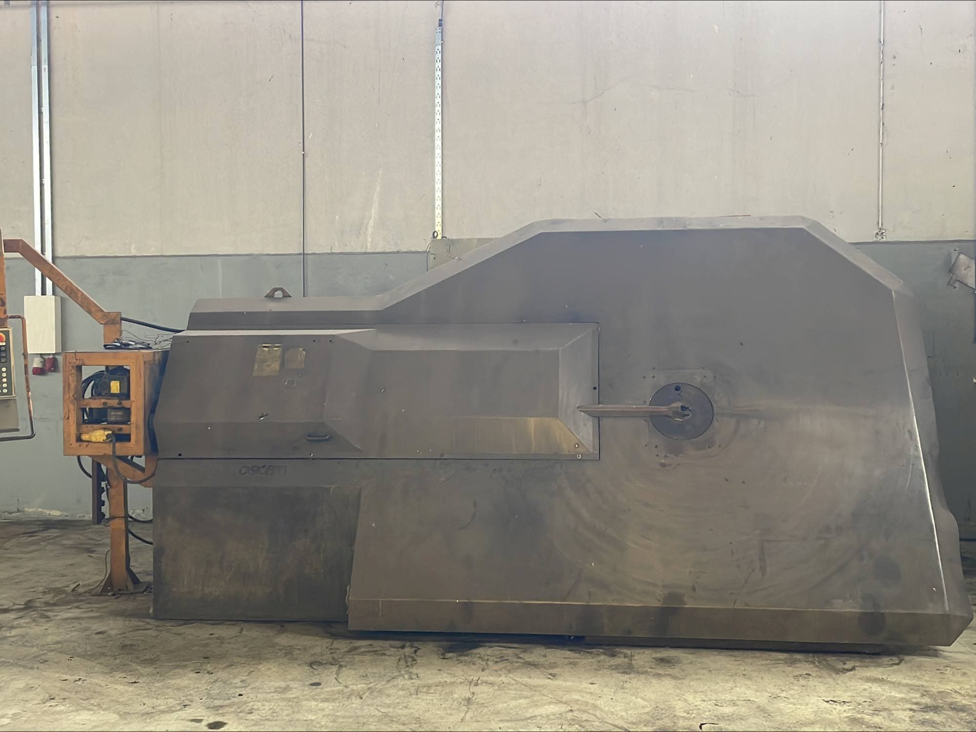 Masina OSCAM MULTIBEND 16   eestvaade