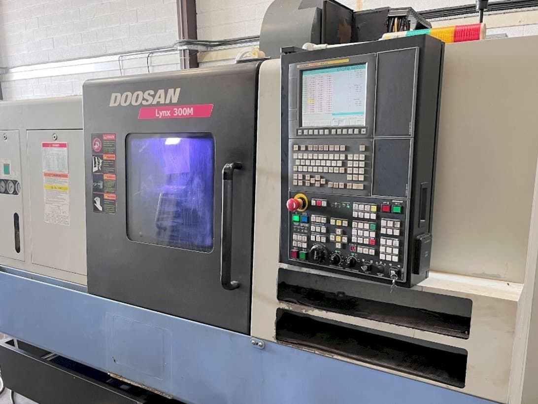 Masina Doosan Lynx 300M   eestvaade