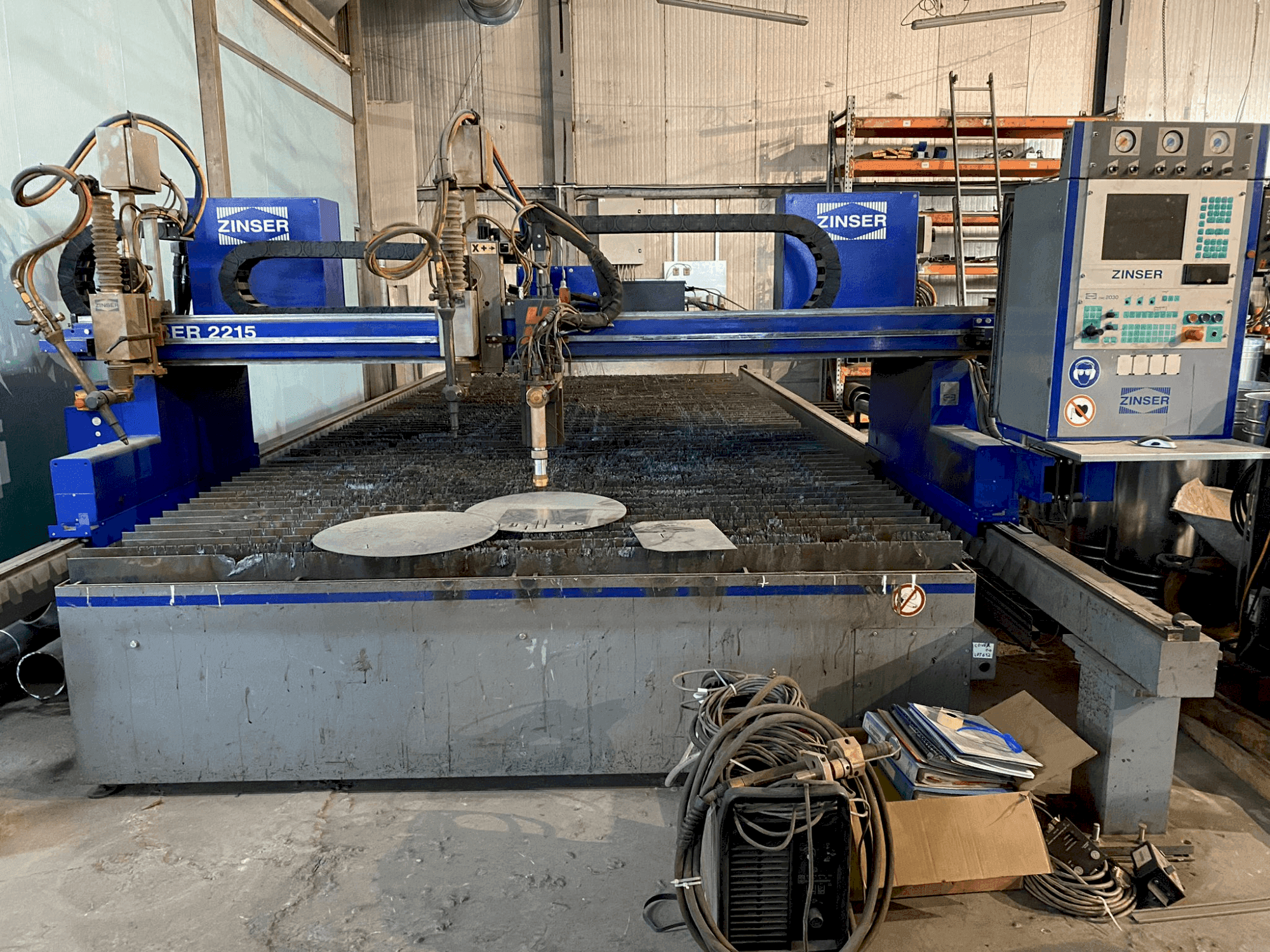 Masina ZINSER 2215   eestvaade