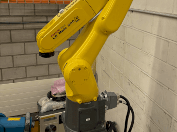 Masina FANUC LR Mate 200 iD 14L   eestvaade