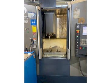 Masina Makino F5 eestvaade