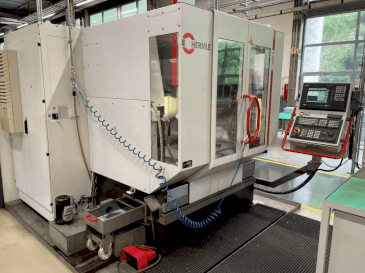 Masina HERMLE C800V   eestvaade