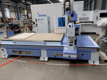 Masina QUICK CNC UE-481   eestvaade