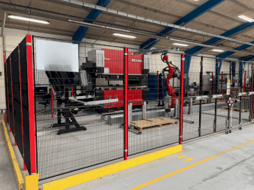 Masina AMADA HFE3i 1003 8 axes L   eestvaade