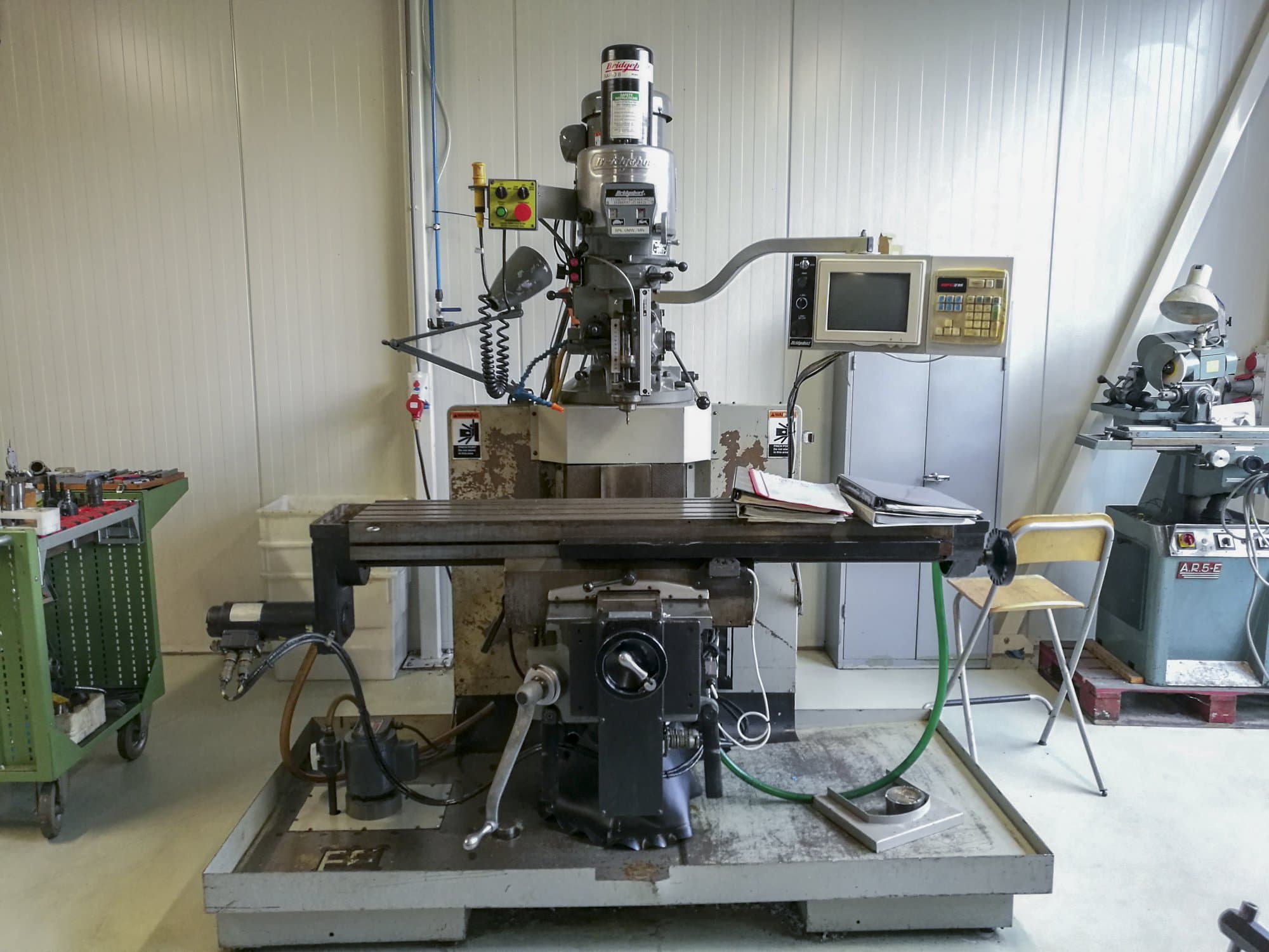 Masina Bridgeport EZ TRAK DX II   eestvaade