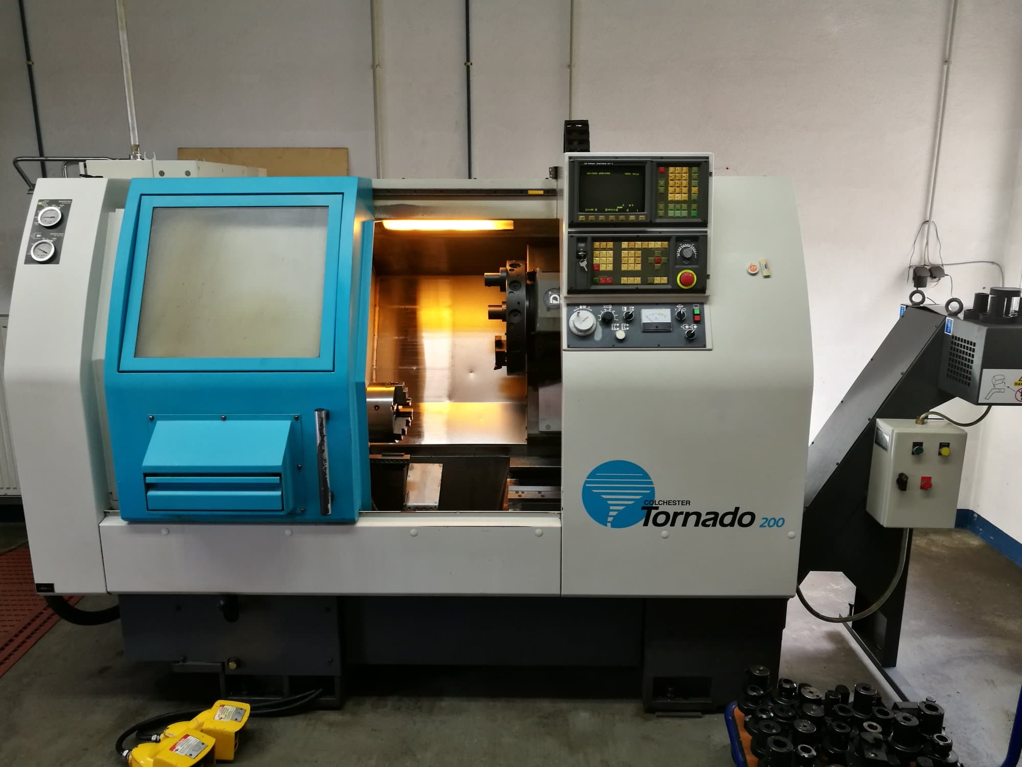 Masina Colchester TORNADO 200   eestvaade