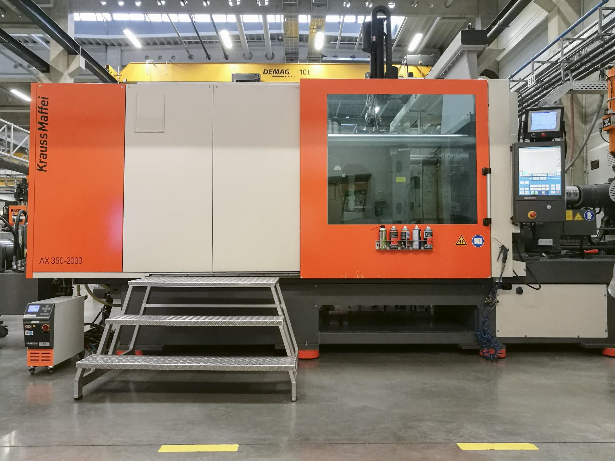 Masina Krauss Maffei 350-2000 AX   eestvaade