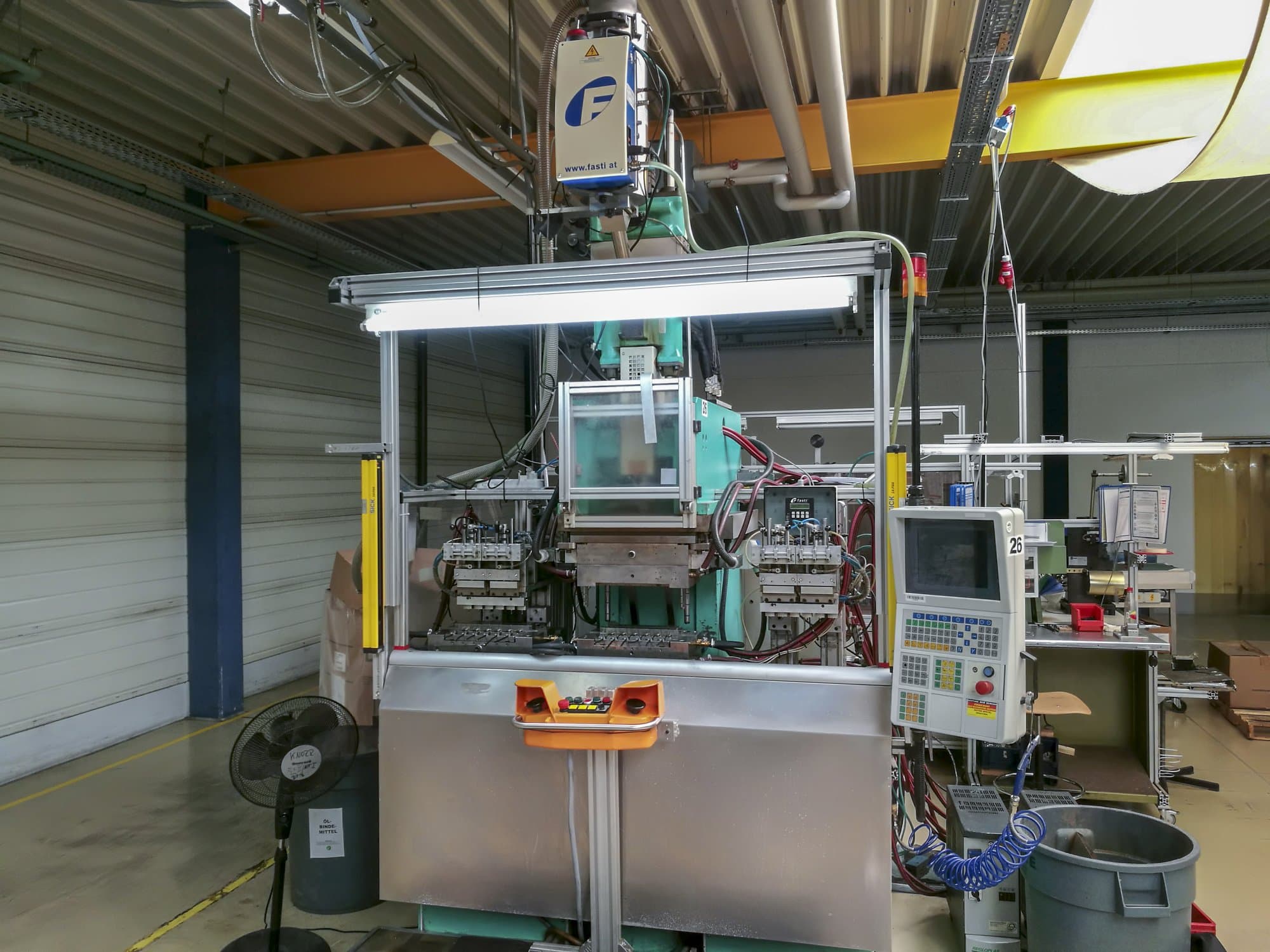 Masina Arburg 270C 400-100 eestvaade