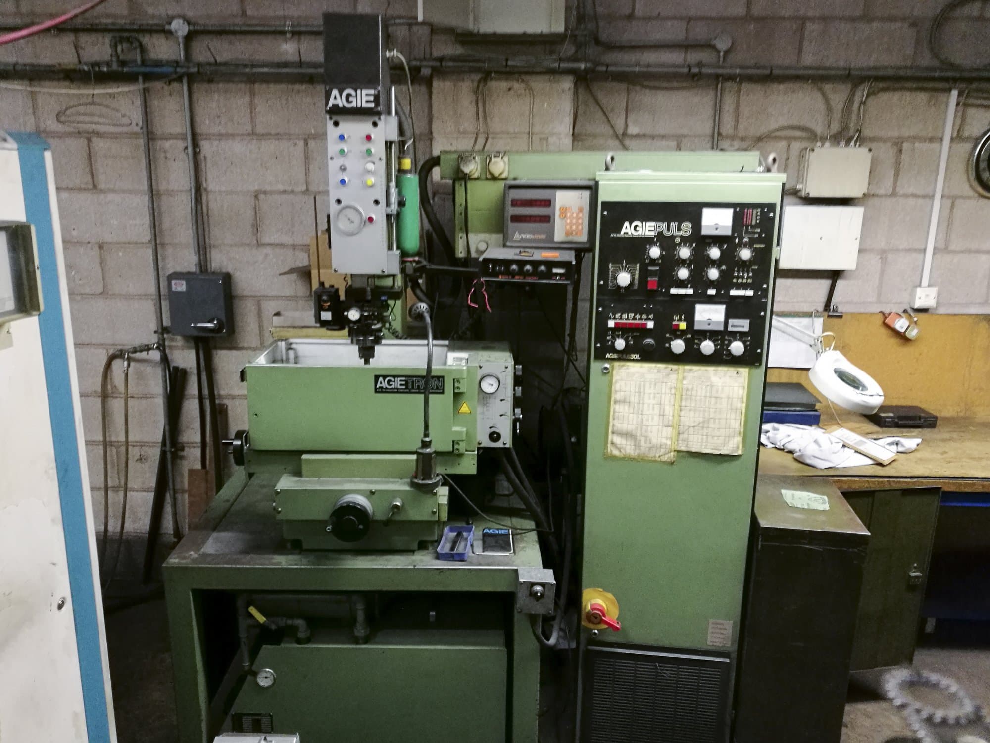 Masina AGIE EMT 110 eestvaade