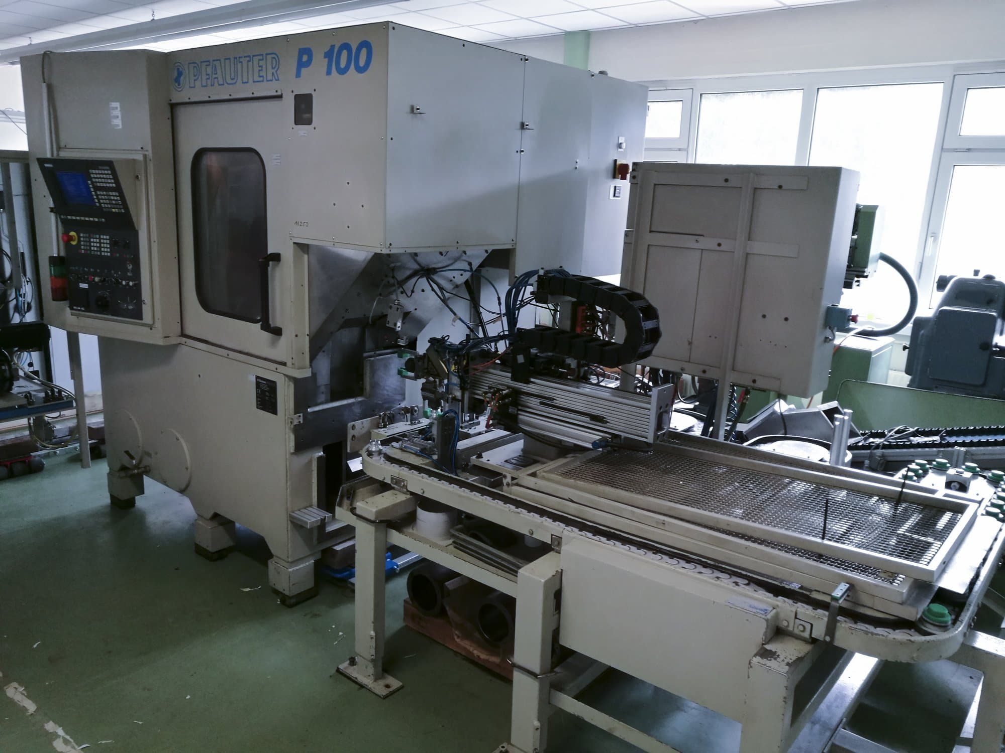 Masina GLEASON-PFAUTER P100   eestvaade