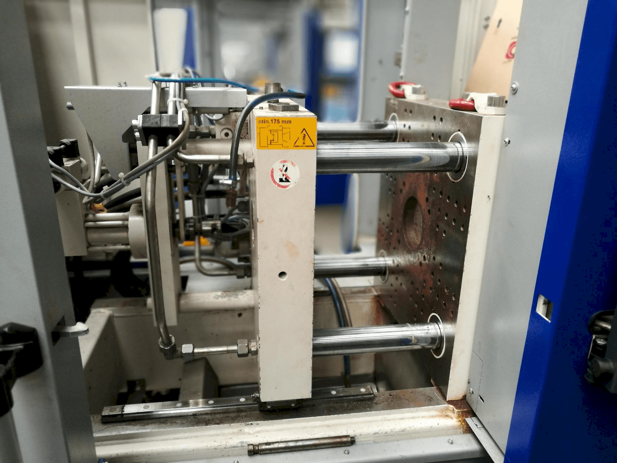 Masina Krauss Maffei KM 35-55 CX eestvaade