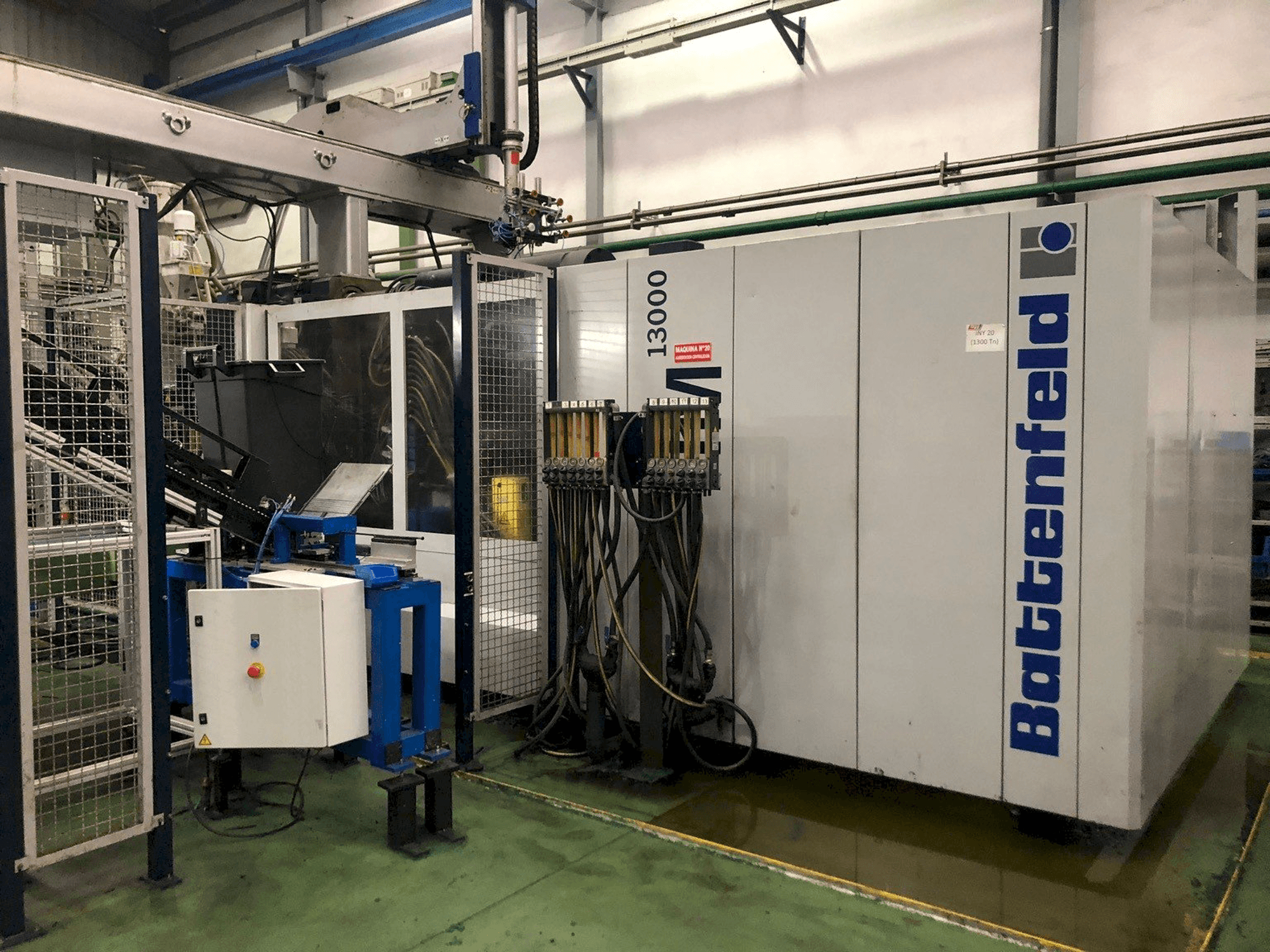 Masina Battenfeld HM 13000 eestvaade