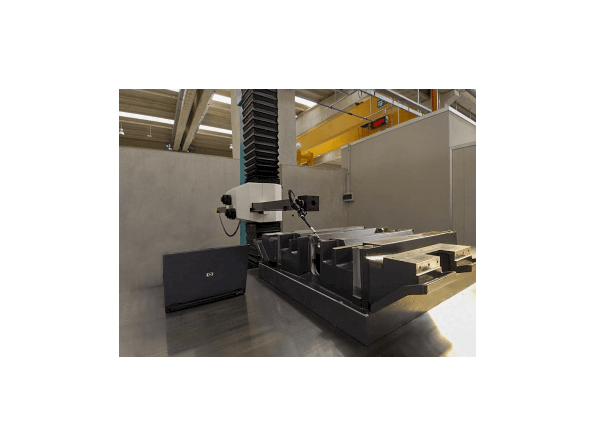 Masina Hexagon Metrology Poli Globo eestvaade