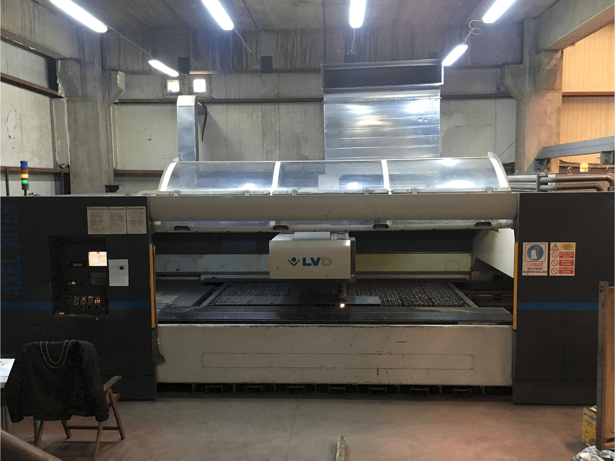 Masina LVD AXEL 3015 S eestvaade