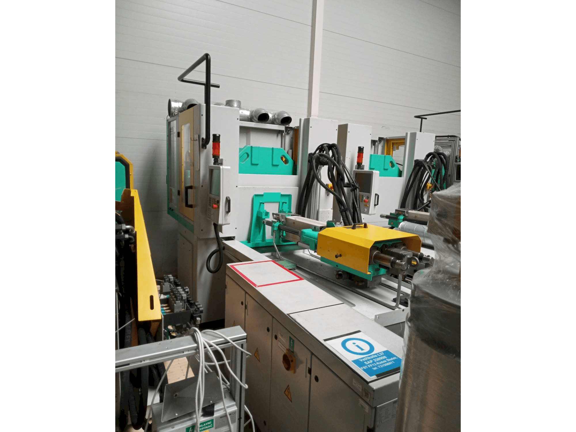 Masina Arburg Allrounder 1200T-800-170 eestvaade