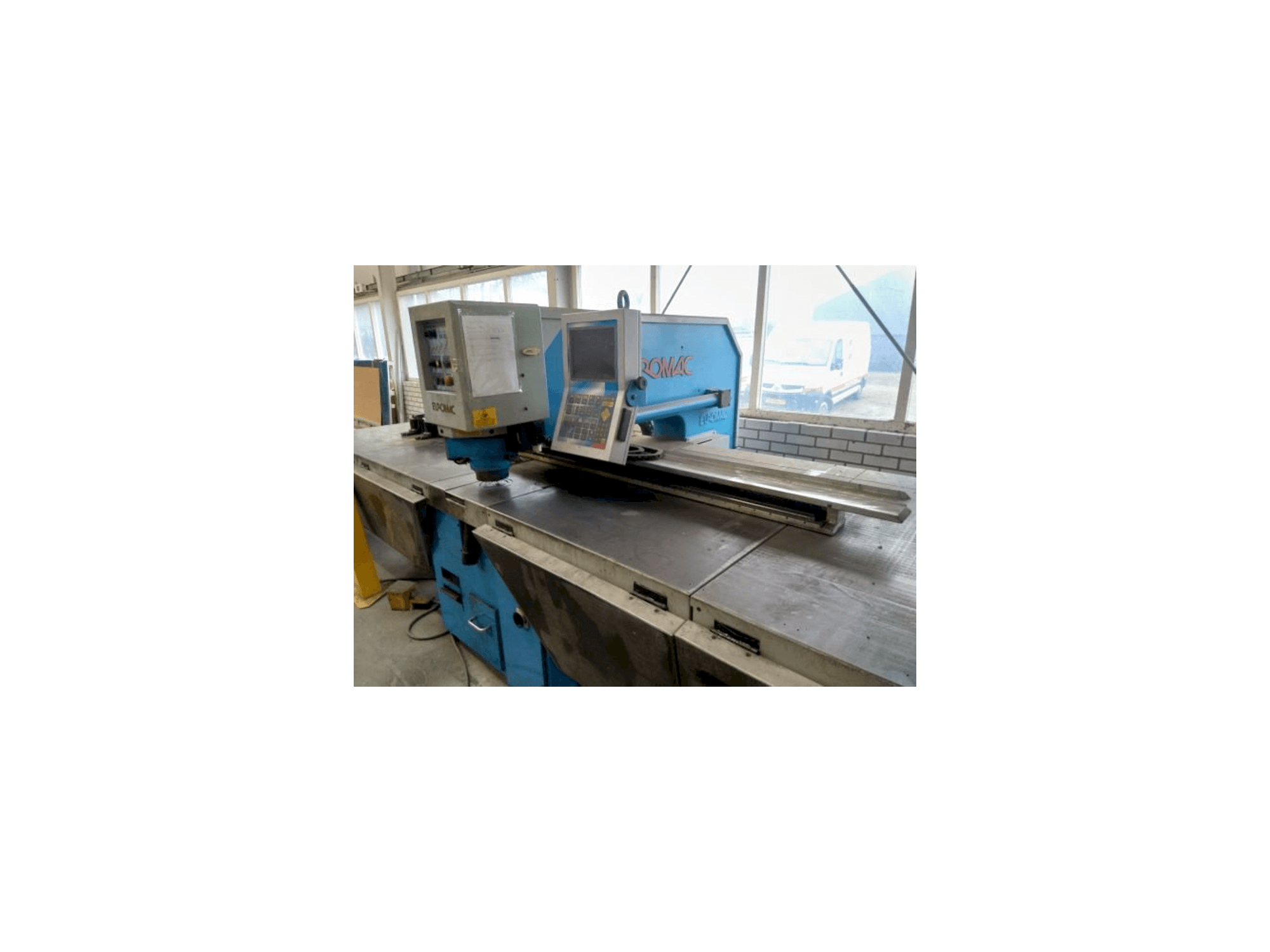 Masina Euromac CX 1000/30 eestvaade